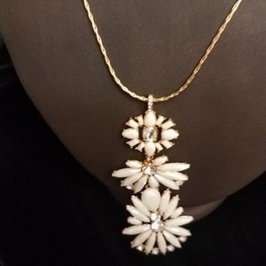 New INC Daisy necklace